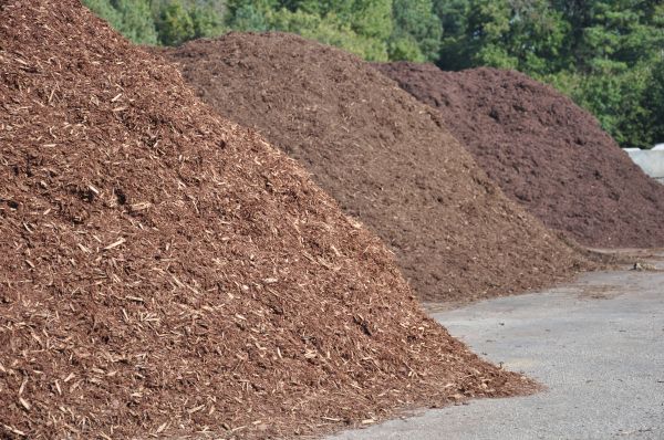 Brown Mulch Delivery in Lexington